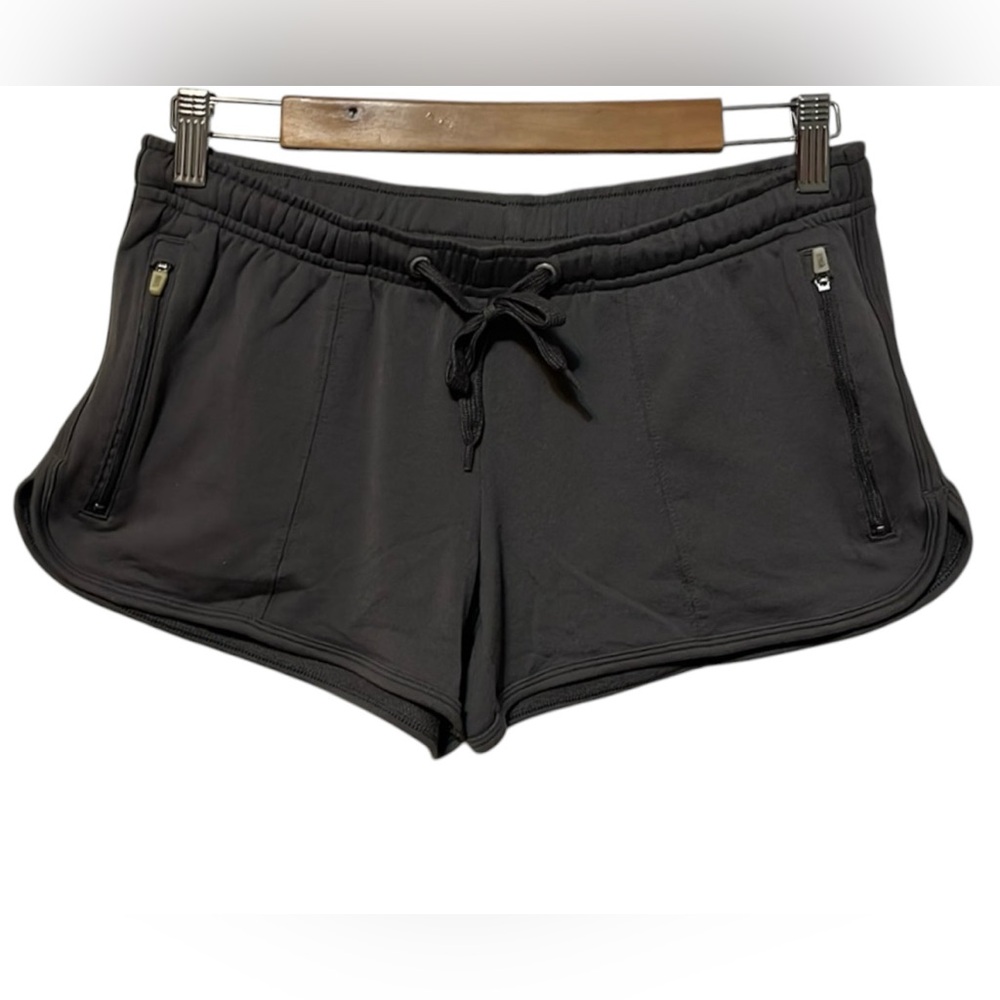 D2- LUCY athletic yoga shorts soft stretchy zipper pockets tie waist small sm S